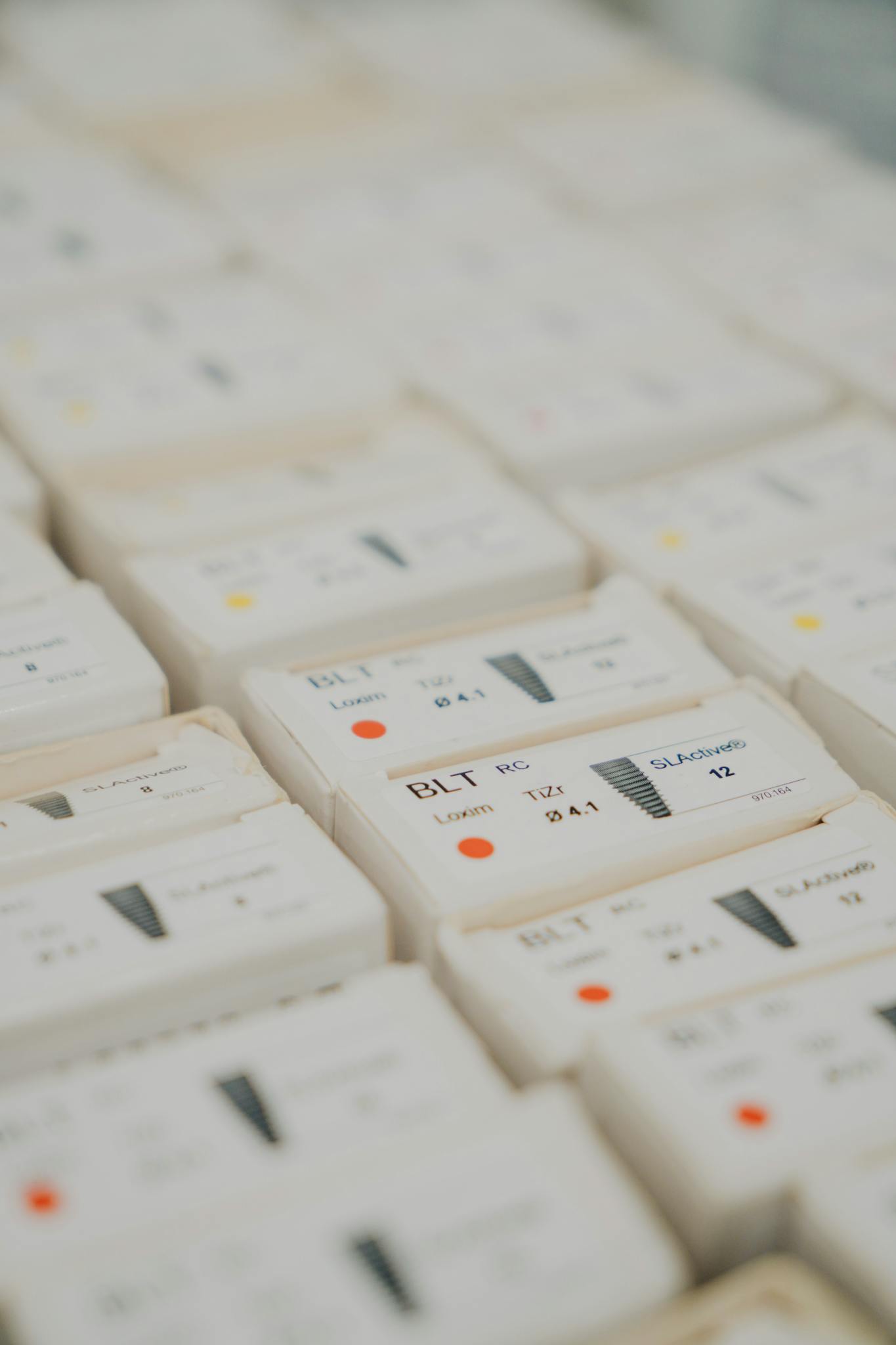 Dinți ficși fără adiție osoasă